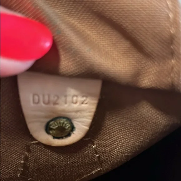 Authentic Louis Vuitton - Picture 5 of 5